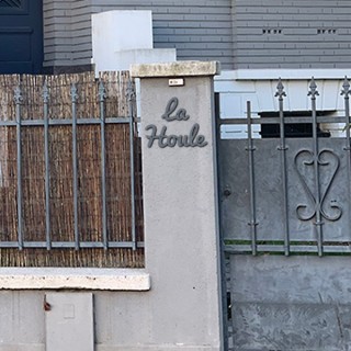 Caractères Pacifico avec des lettres hauteur 120 ou 130 mm 6 mm d'épaisseur